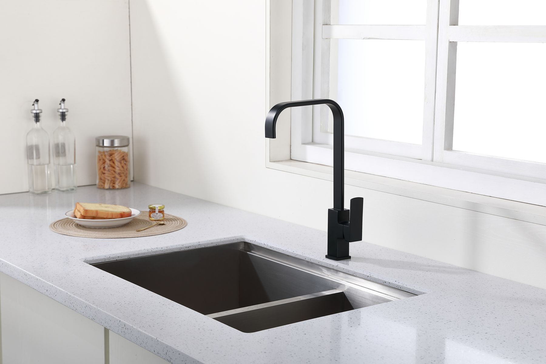 Kitchen Faucet with Matte Black