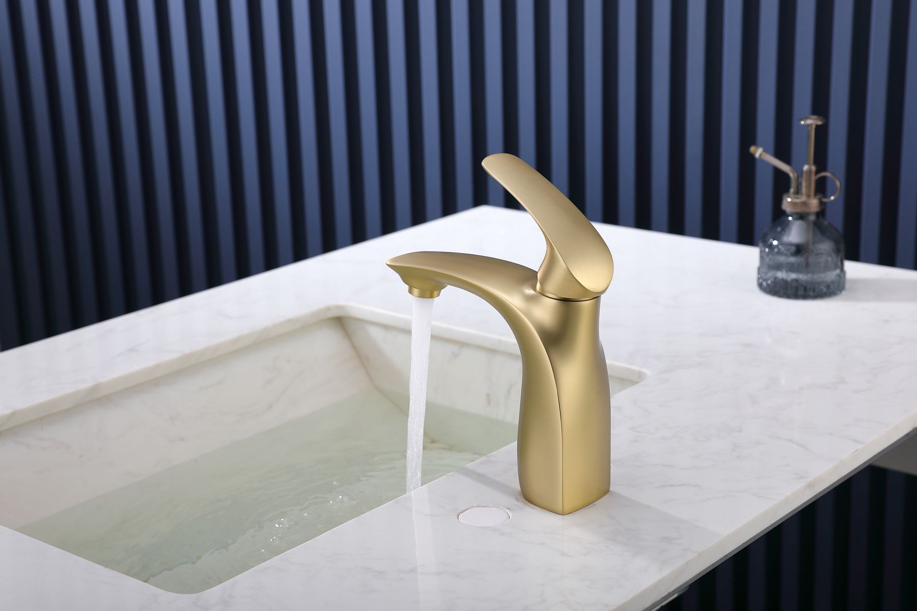 Brushed Gold Bath Fitting Faucet