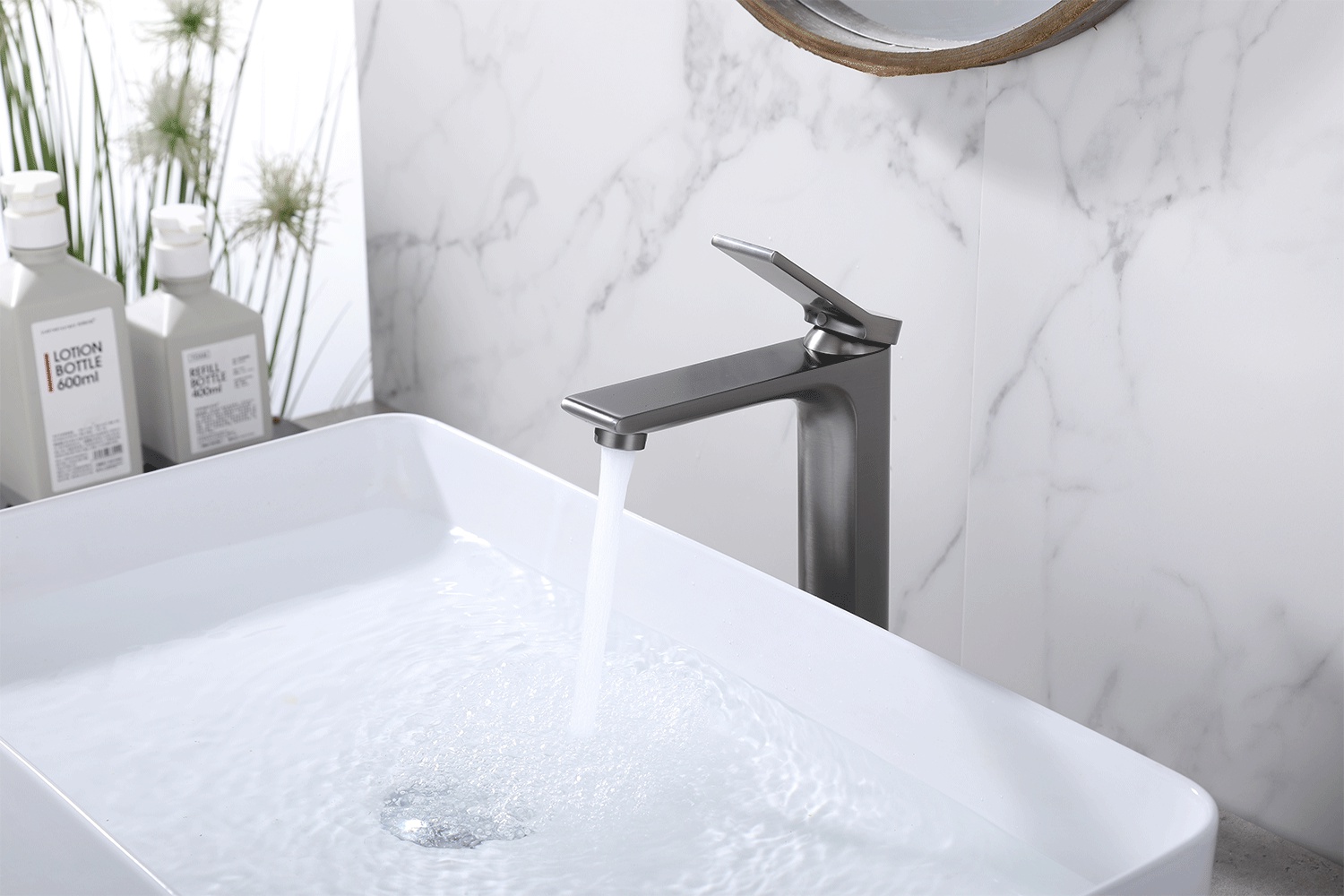 Gun-grey Single Hole Bathroom Faucet 