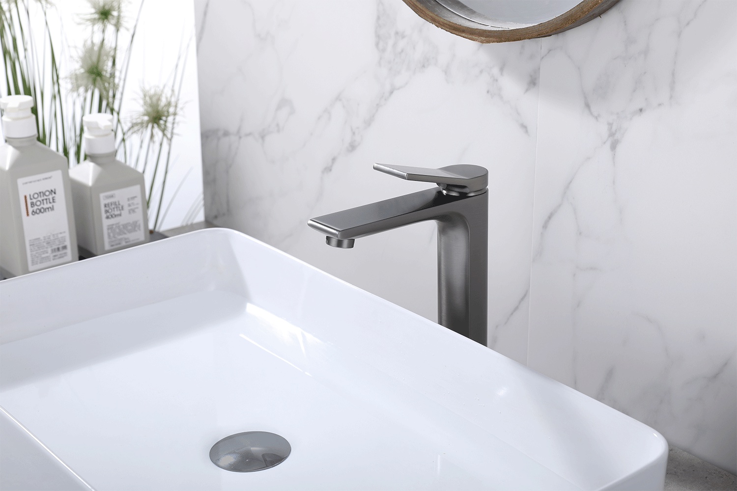 Gun-grey Single Hole Bathroom Faucet 