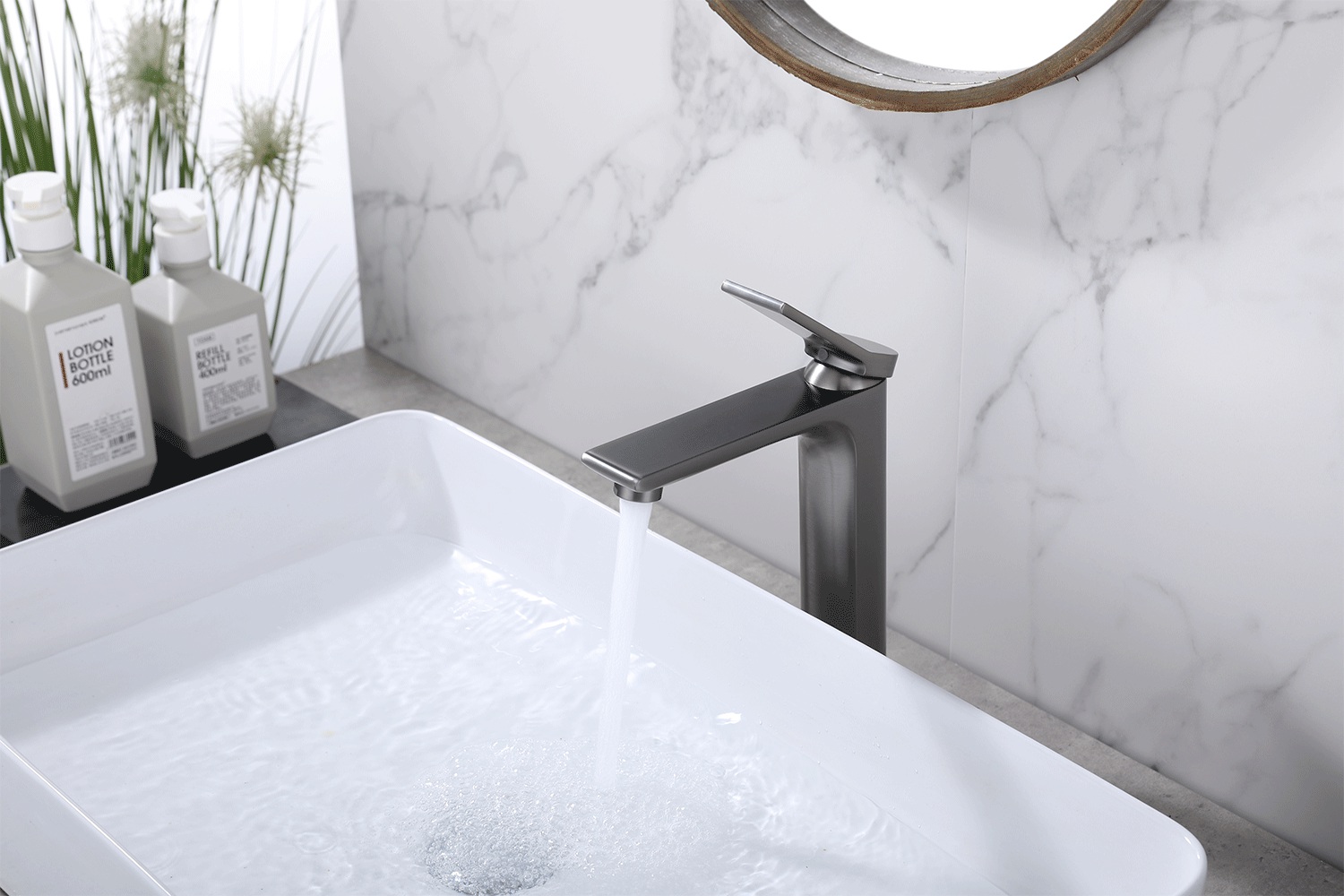 Gun-grey Single Hole Bathroom Faucet 