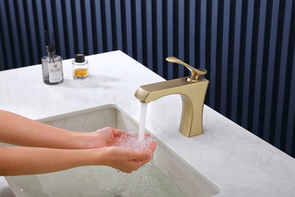 Single Handle Basin Bathroom Faucet with Peeling Technology