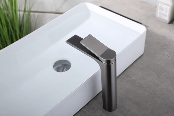 Gun-grey Single Hole Bathroom Faucet 