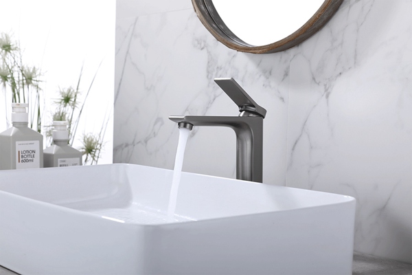 Gun-grey Single Hole Bathroom Faucet 