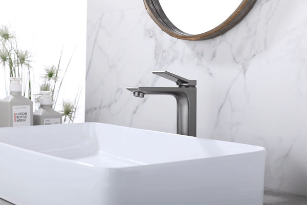 Gun-grey Single Hole Bathroom Faucet 