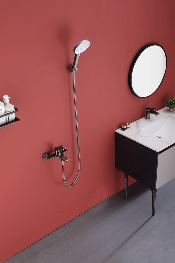 Bathtub Faucet With Handheld Shower