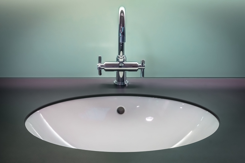 Bathtub Faucet With Handheld Shower